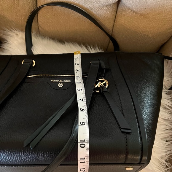 Michael K Black Pocketbook. Used twice - Picture 6 of 9